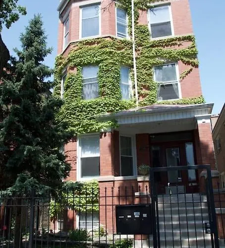 Sunny, Spacious, 3br 1ba Davlin Apartment *