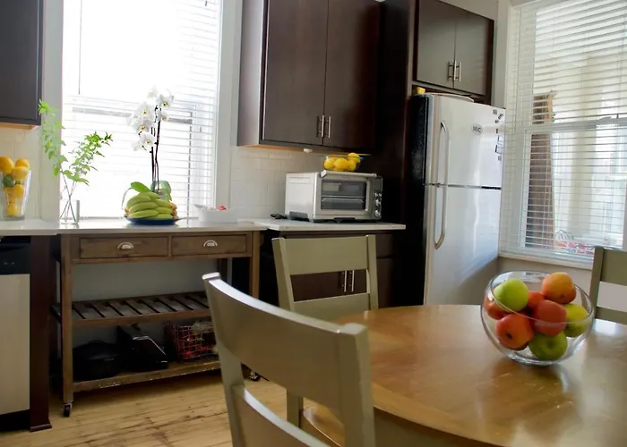 Apartment Sunny, Spacious, 3br 1ba Davlin *