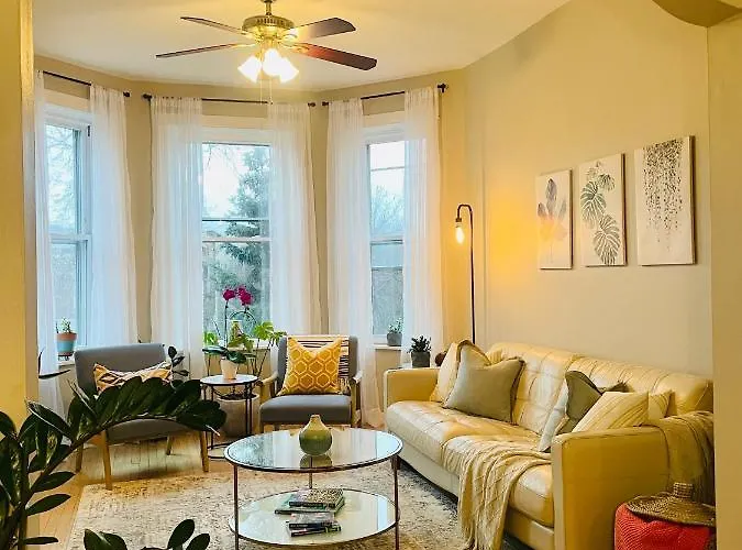Apartment Sunny, Spacious, 3br 1ba Davlin Chicago